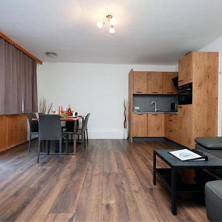 Apartment Mark By Four Seasons Apartments คาพรูน ภายนอก รูปภาพ